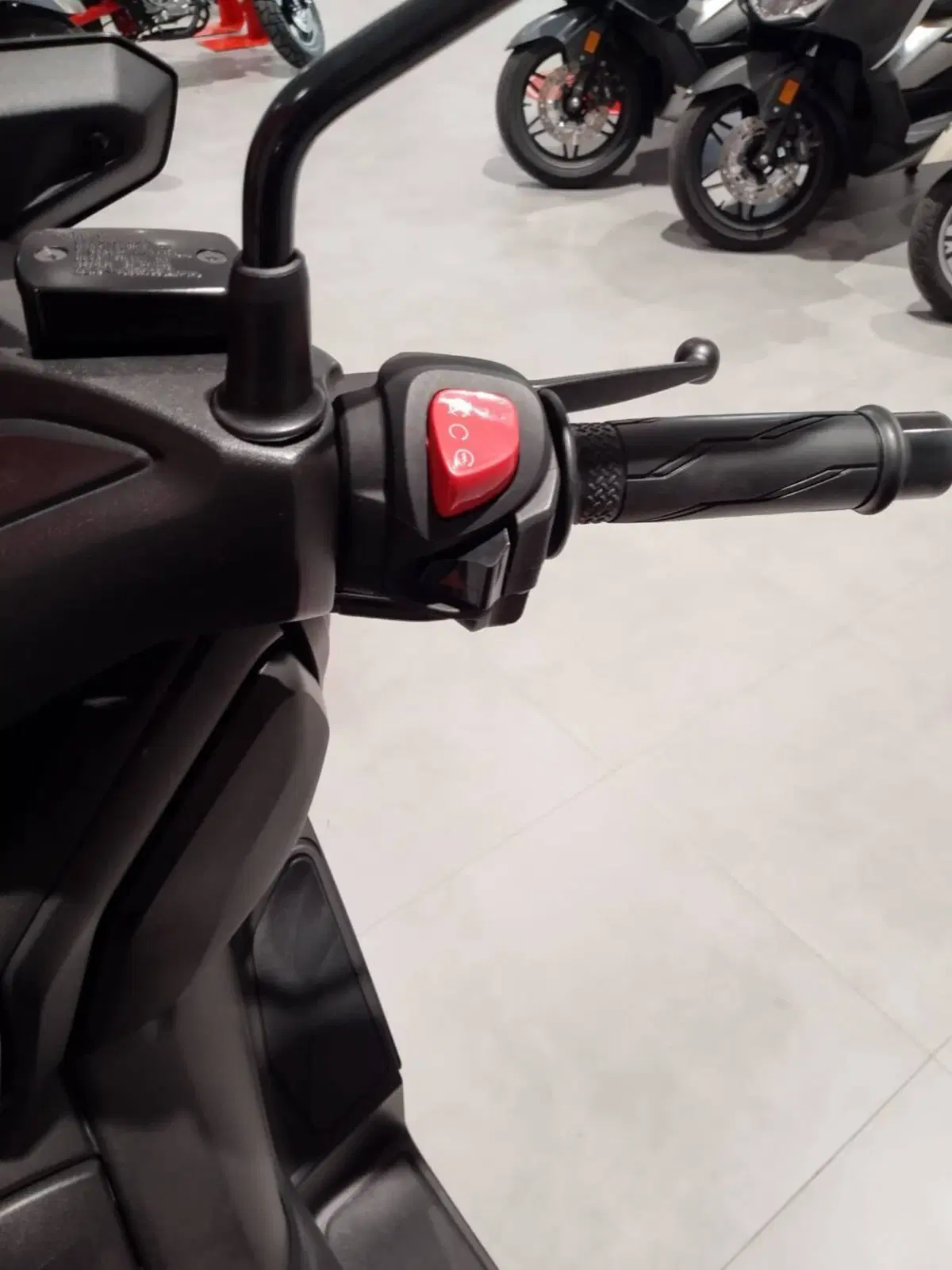 Yamaha X-Max 300 (2021 - 24) (7)