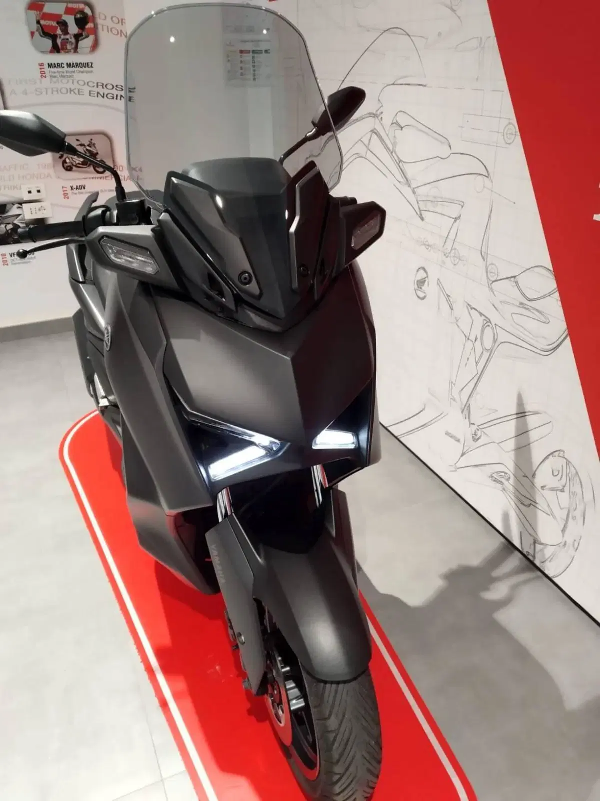 Yamaha X-Max 300 (2021 - 24) (10)