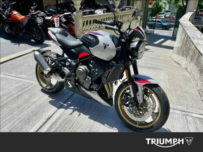 Triumph Trident 800 (2026) nuova