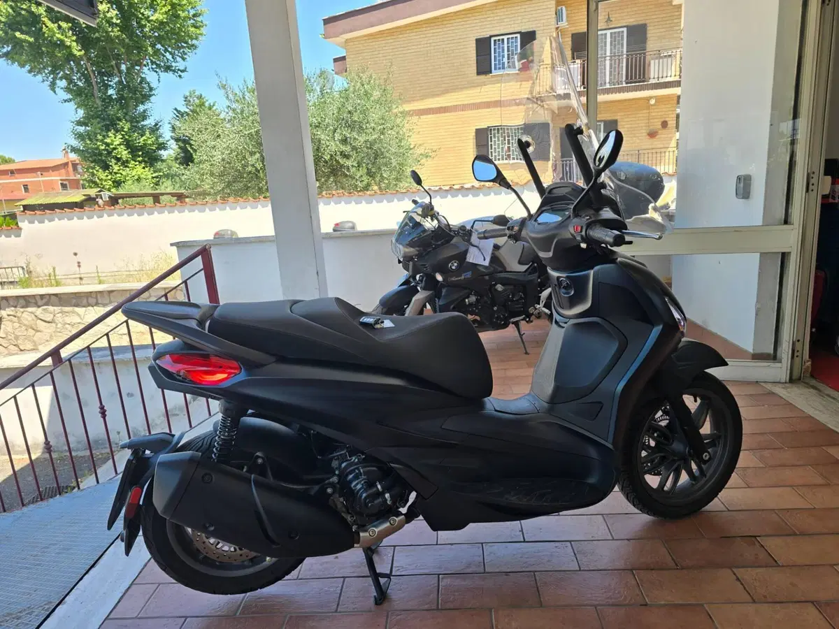 Piaggio Beverly 300 S ABS-ASR (2021 - 25) (3)