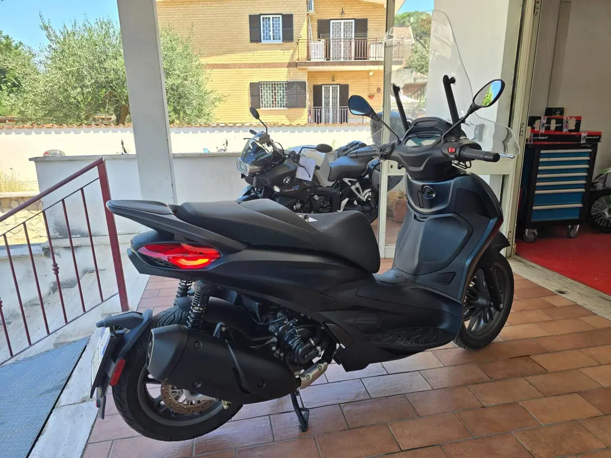 Piaggio Beverly 300 S ABS-ASR (2021 - 25) (5)