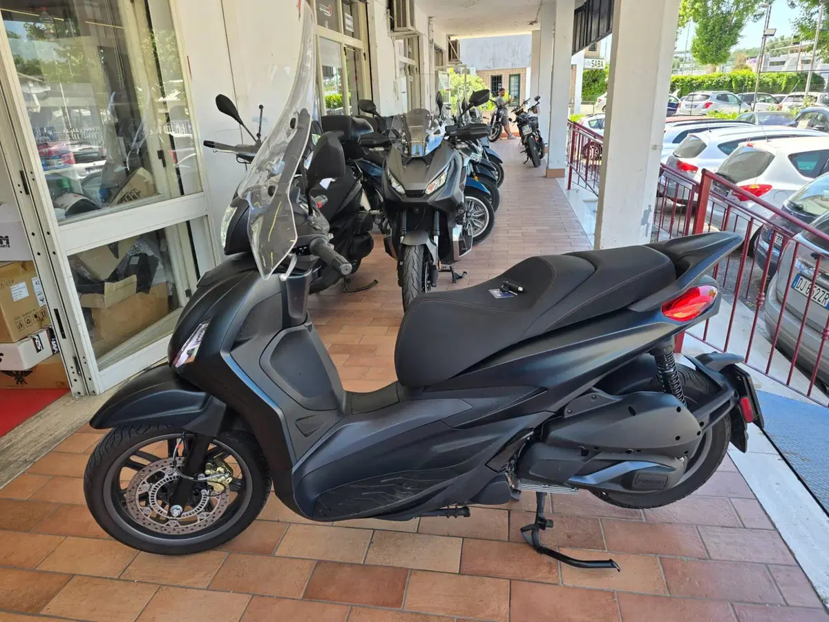 Piaggio Beverly 300 S ABS-ASR (2021 - 25) (6)