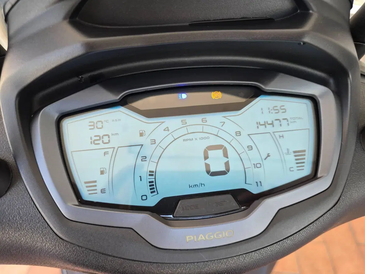 Piaggio Beverly 300 S ABS-ASR (2021 - 25) (11)