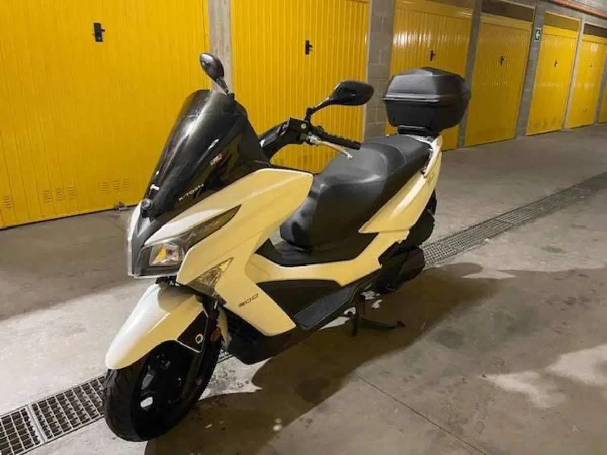 Kymco X-Town 300i ABS (2016 - 20) (2)