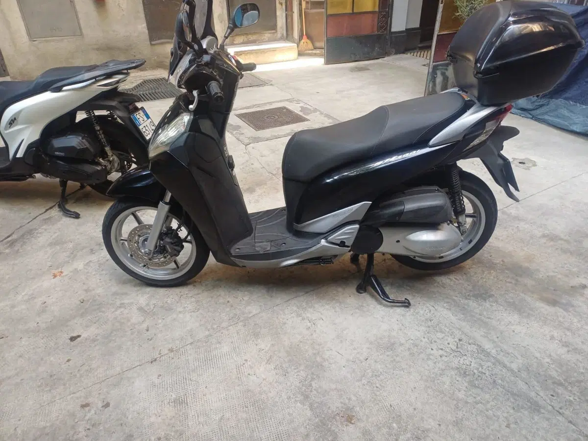 Honda SH 300 i ABS (2011 - 13) (2)