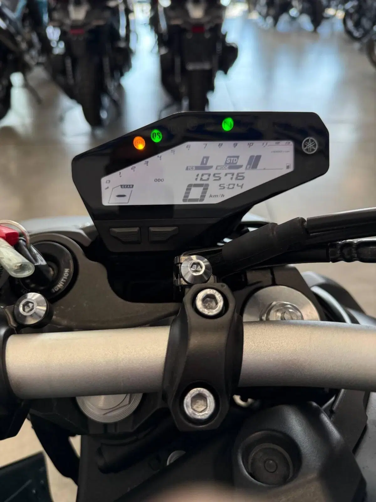 Yamaha MT-09 (2017 - 20) (4)