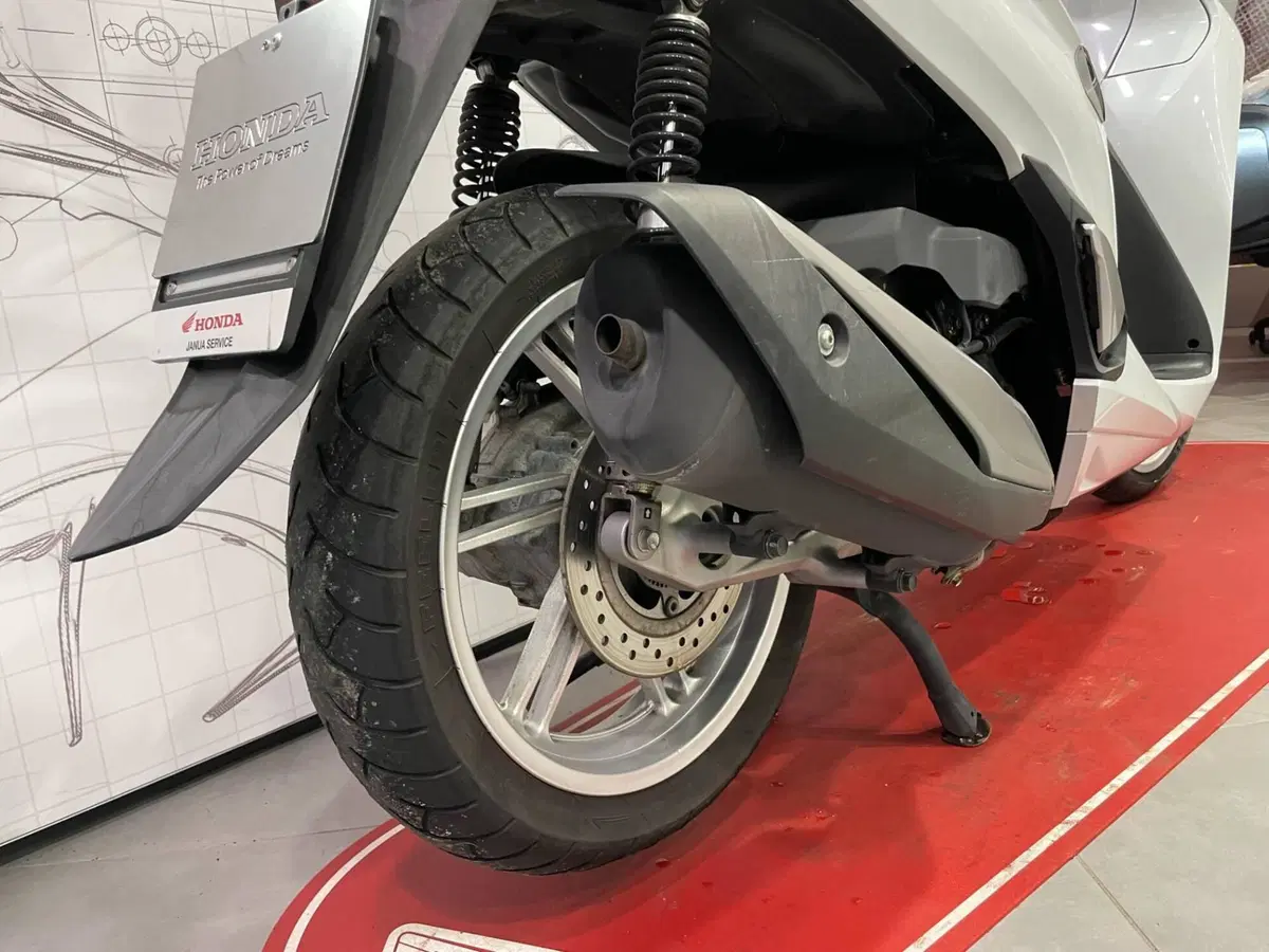 Honda SH 350 (2021 - 24) (9)