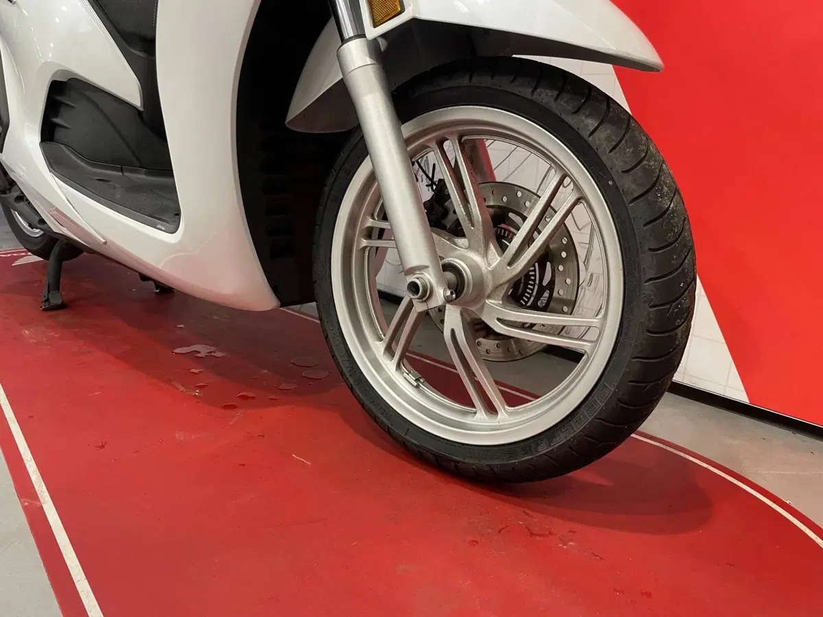 Honda SH 350 (2021 - 24) (10)