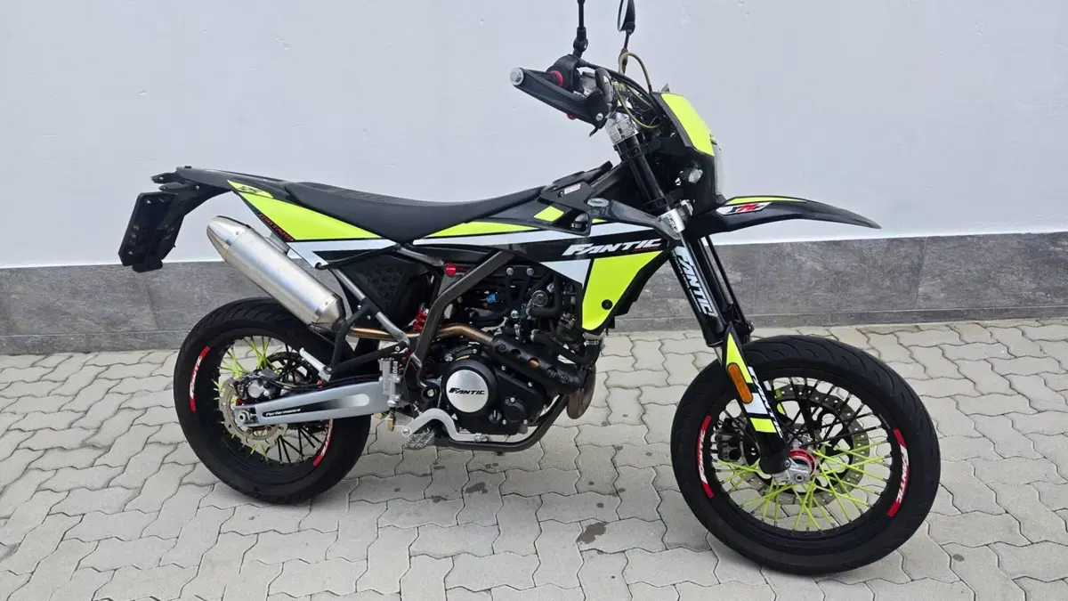 Fantic Motor Motard 125 Performance 4t (2020)