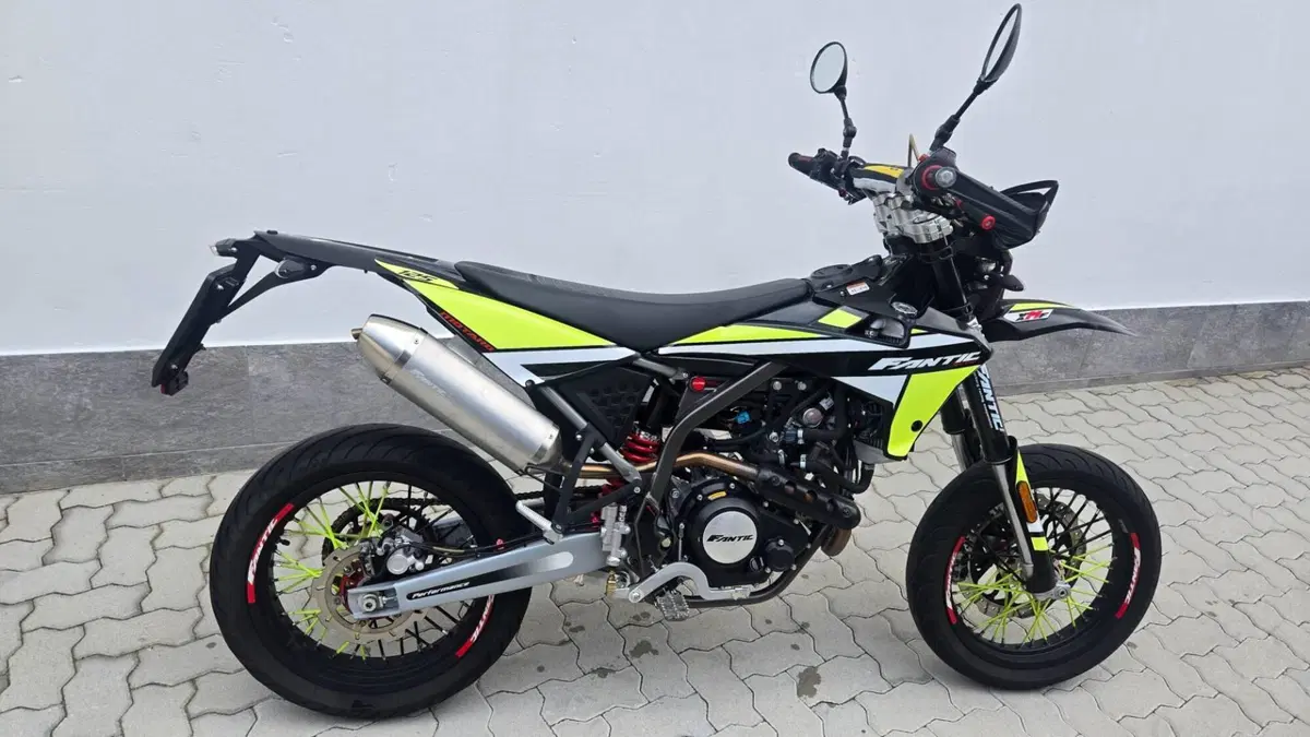 Fantic Motor Motard 125 Performance 4t (2020) (3)