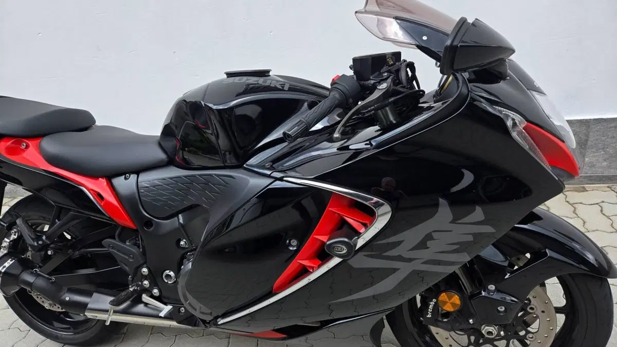 Suzuki GSX 1300 R Hayabusa (2021 - 24) (2)