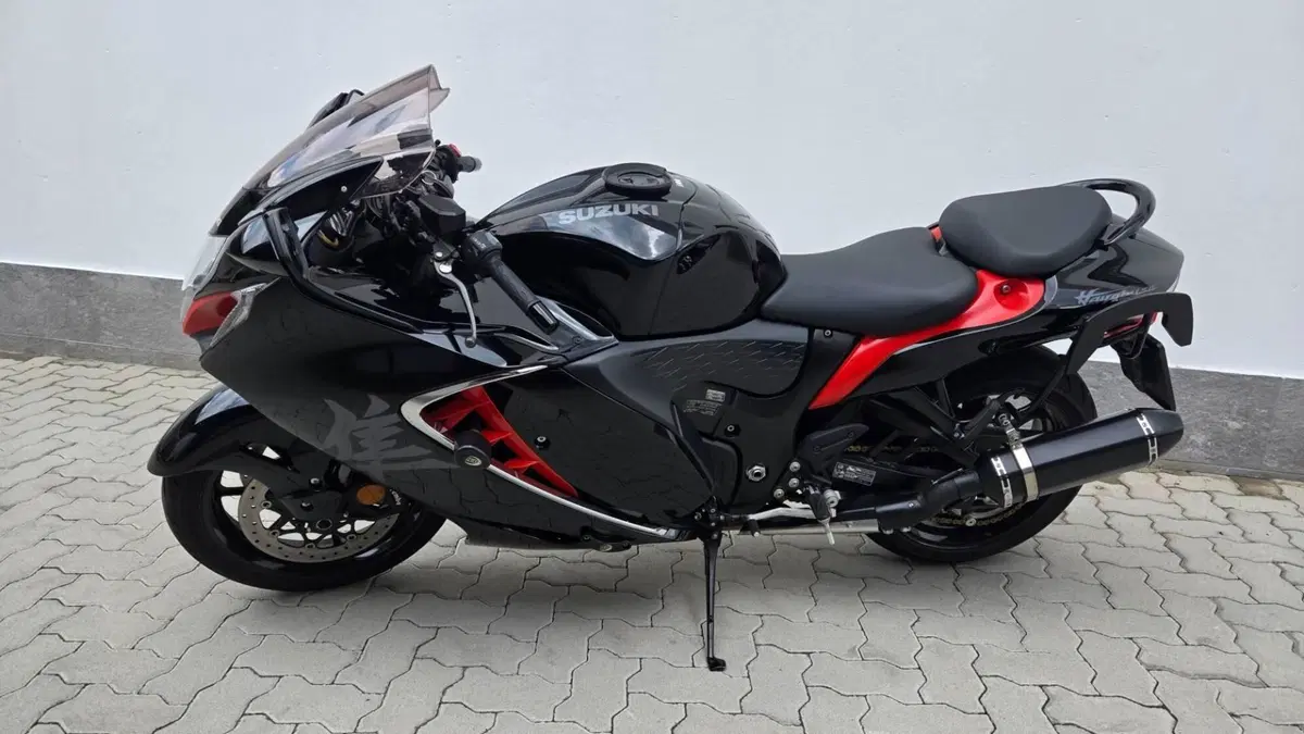 Suzuki GSX 1300 R Hayabusa (2021 - 24) (4)