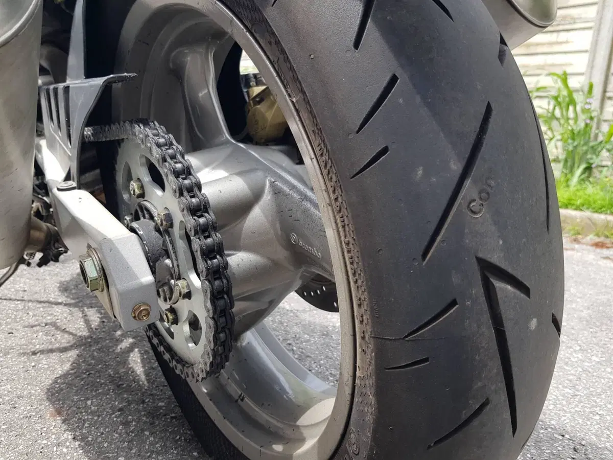 Ducati Monster 620 Dark (2003 - 06) (6)