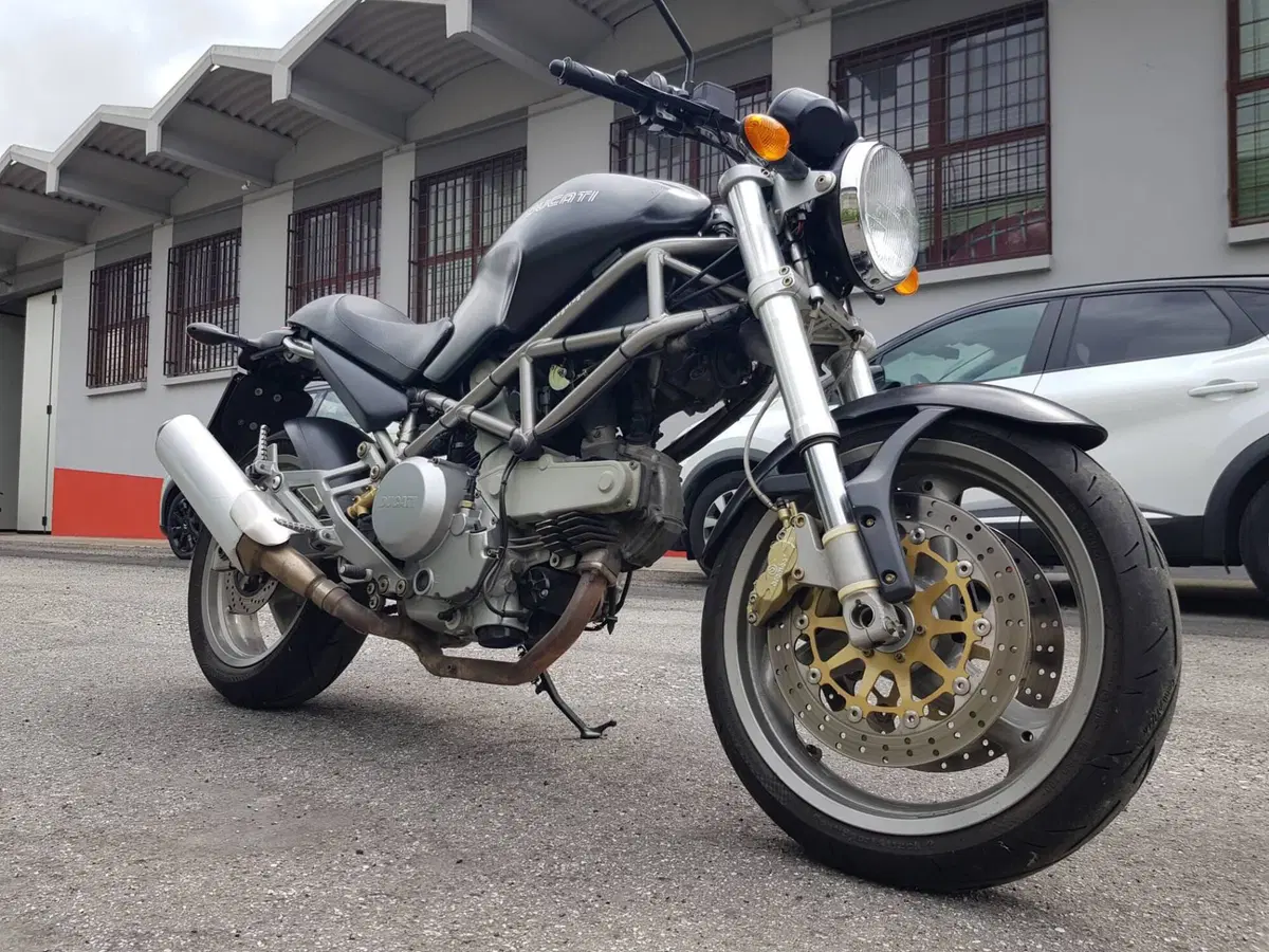 Ducati Monster 620 Dark (2003 - 06) (2)
