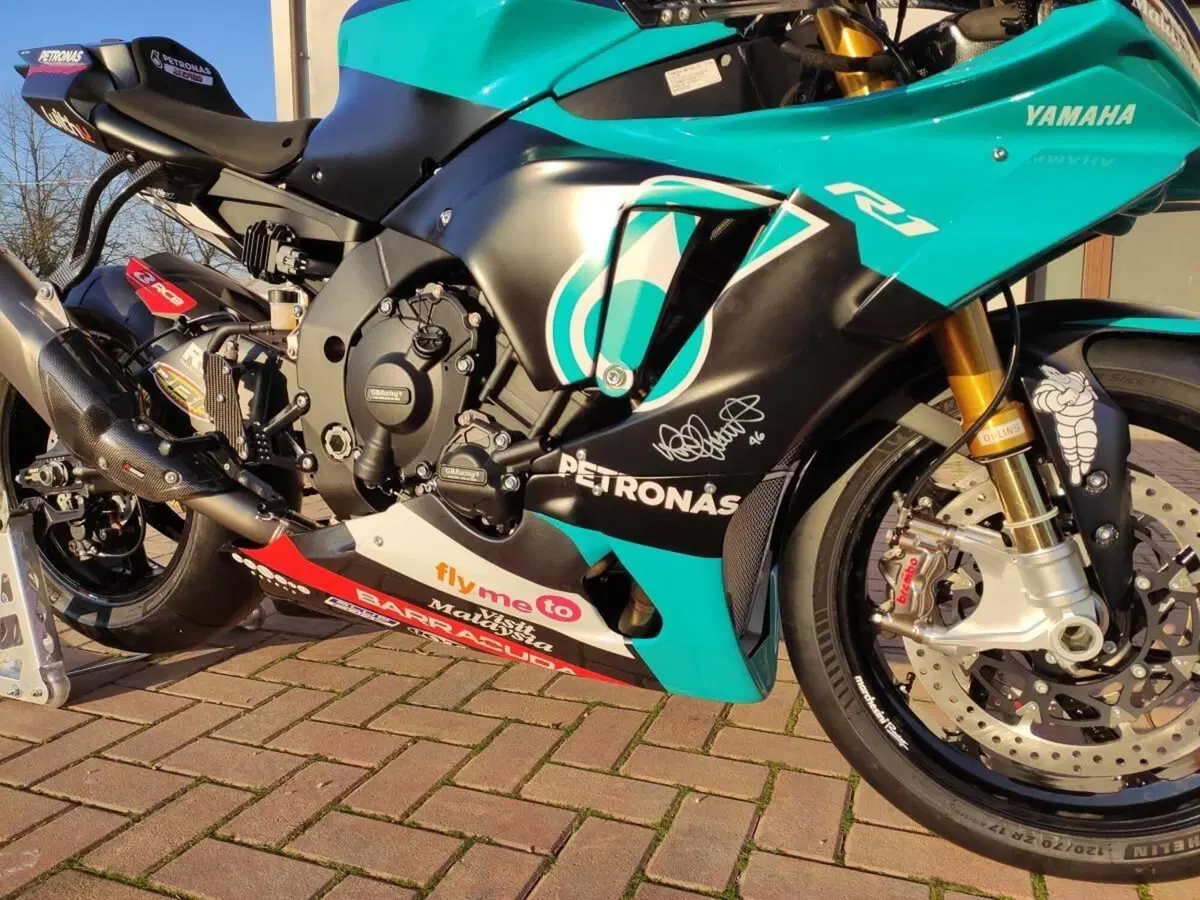 Yamaha YZF R1 (2020 - 25) (2)