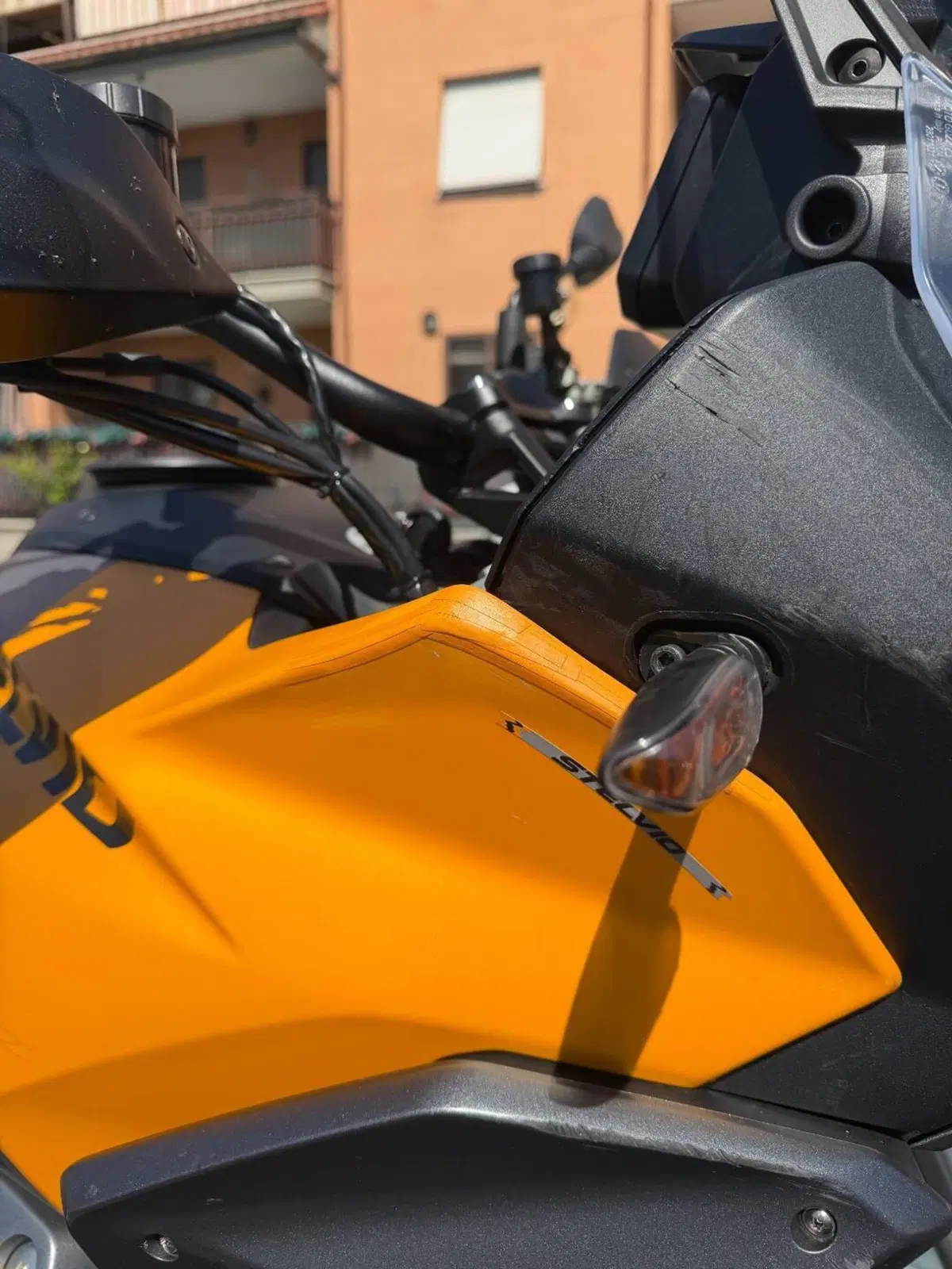 Moto Guzzi Stelvio (2024 - 26) (8)