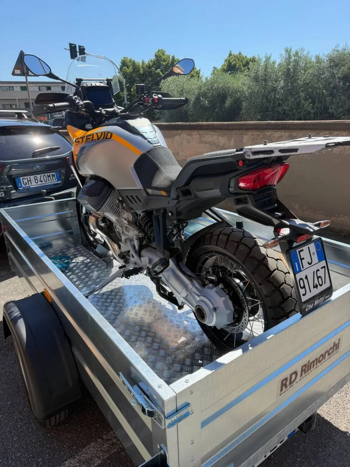 Moto Guzzi Stelvio (2024 - 26) (10)