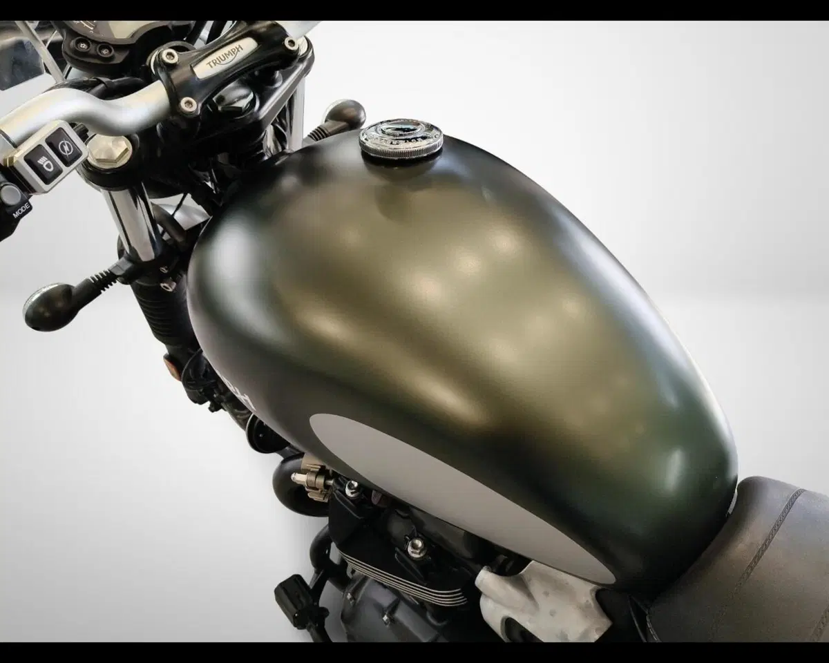 Triumph Scrambler 900 Chrome Edition (2023) (13)