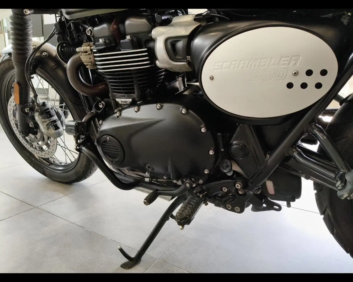 Triumph Scrambler 900 Chrome Edition (2023) (14)