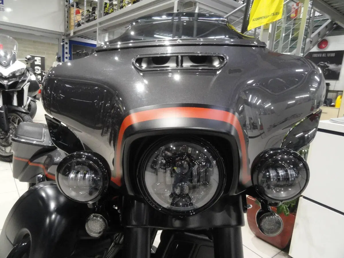 Harley-Davidson 117 Street Glide (2018 - 20) - FLHXSE (3)
