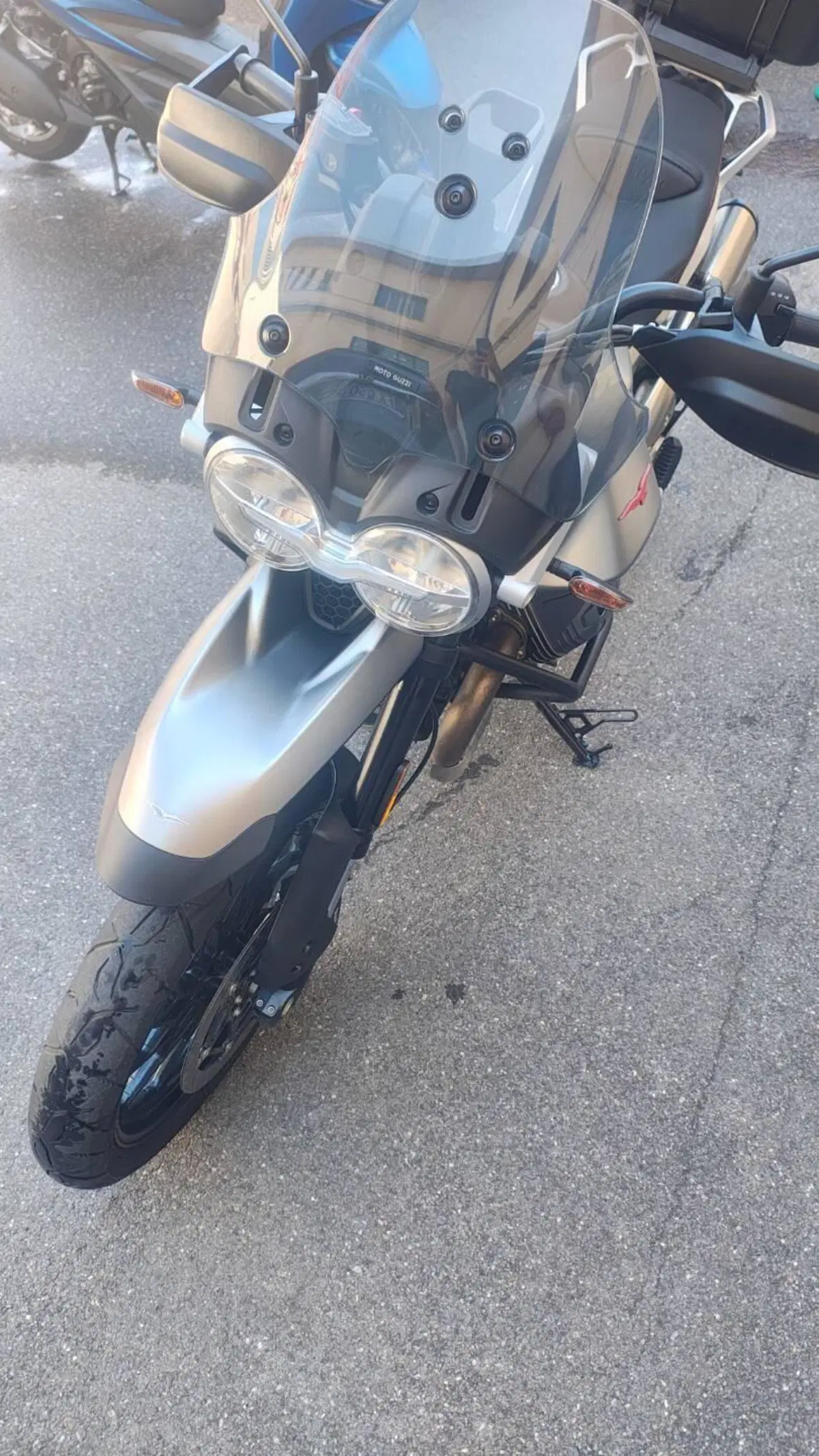 Moto Guzzi V85 Strada (2024 - 26) (8)