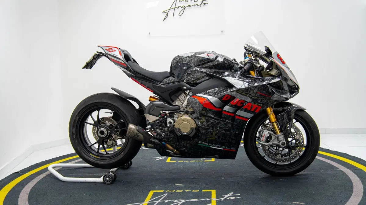 Ducati Panigale V4 S 1100 (2021) (3)