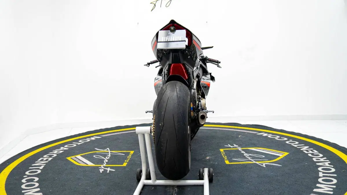 Ducati Panigale V4 S 1100 (2021) (5)