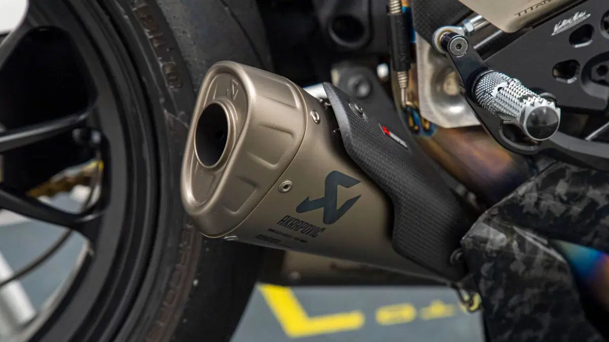Ducati Panigale V4 S 1100 (2021) (19)
