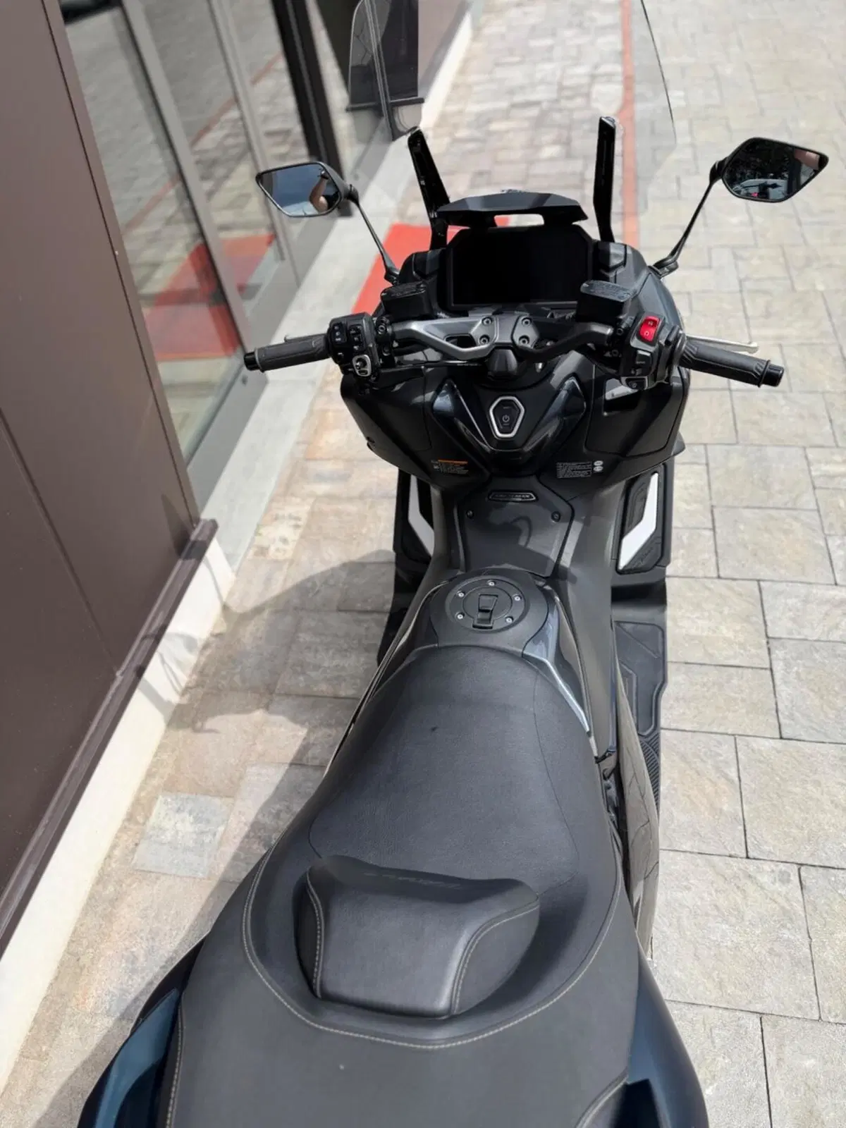 Yamaha T-Max 560 Tech Max (2022 - 24) (5)