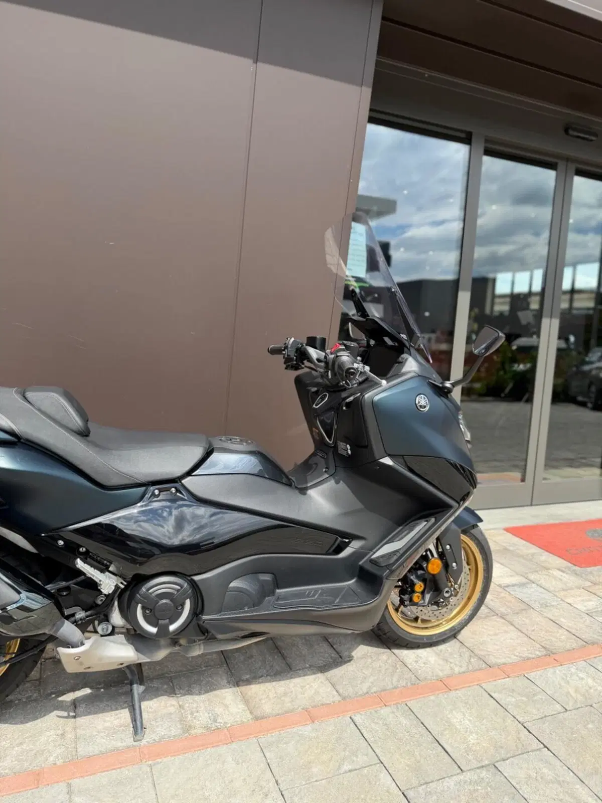 Yamaha T-Max 560 Tech Max (2022 - 24) (9)
