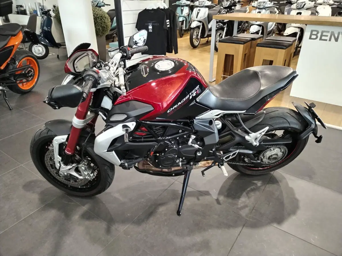 MV Agusta Dragster 800 RR (2015 - 17)