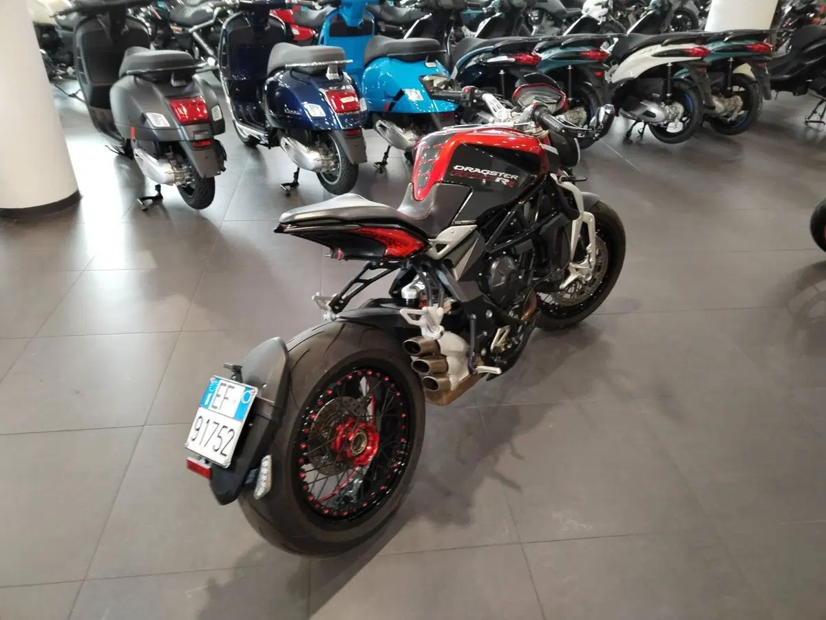 MV Agusta Dragster 800 RR (2015 - 17) (5)