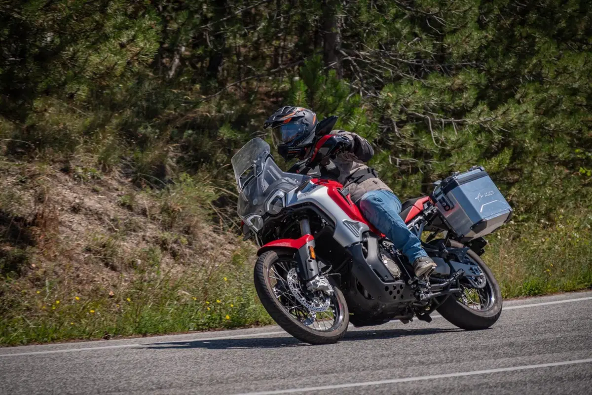 MV Agusta LXP Enduro Veloce (2024 - 25) (2)