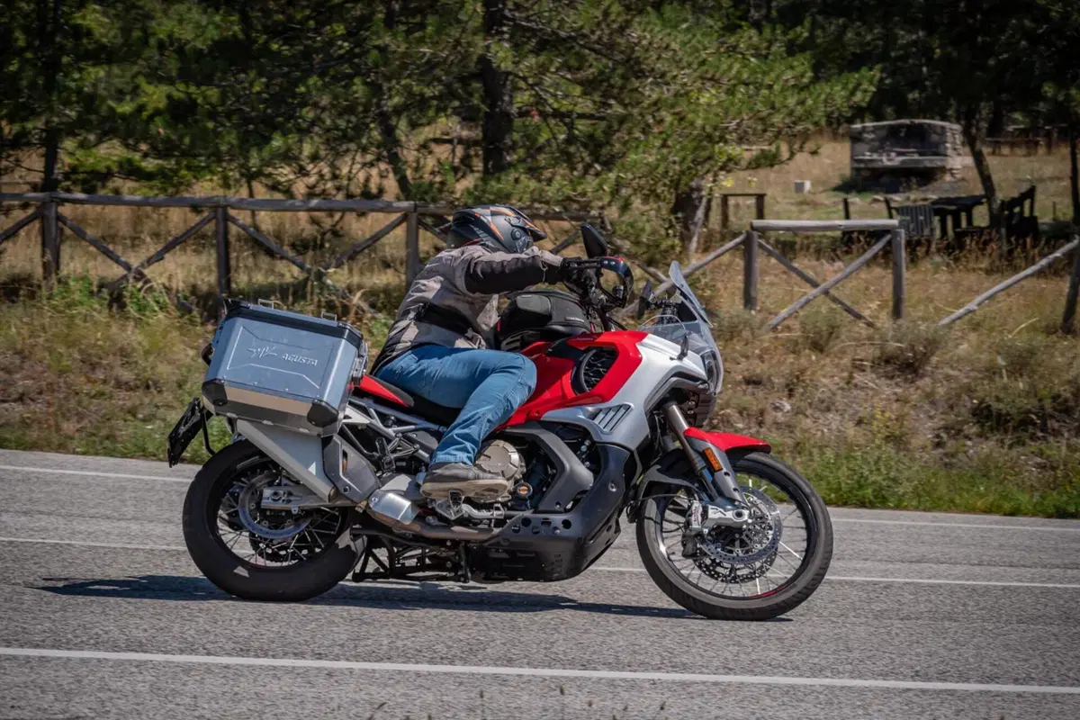 MV Agusta LXP Enduro Veloce (2024 - 25) (4)