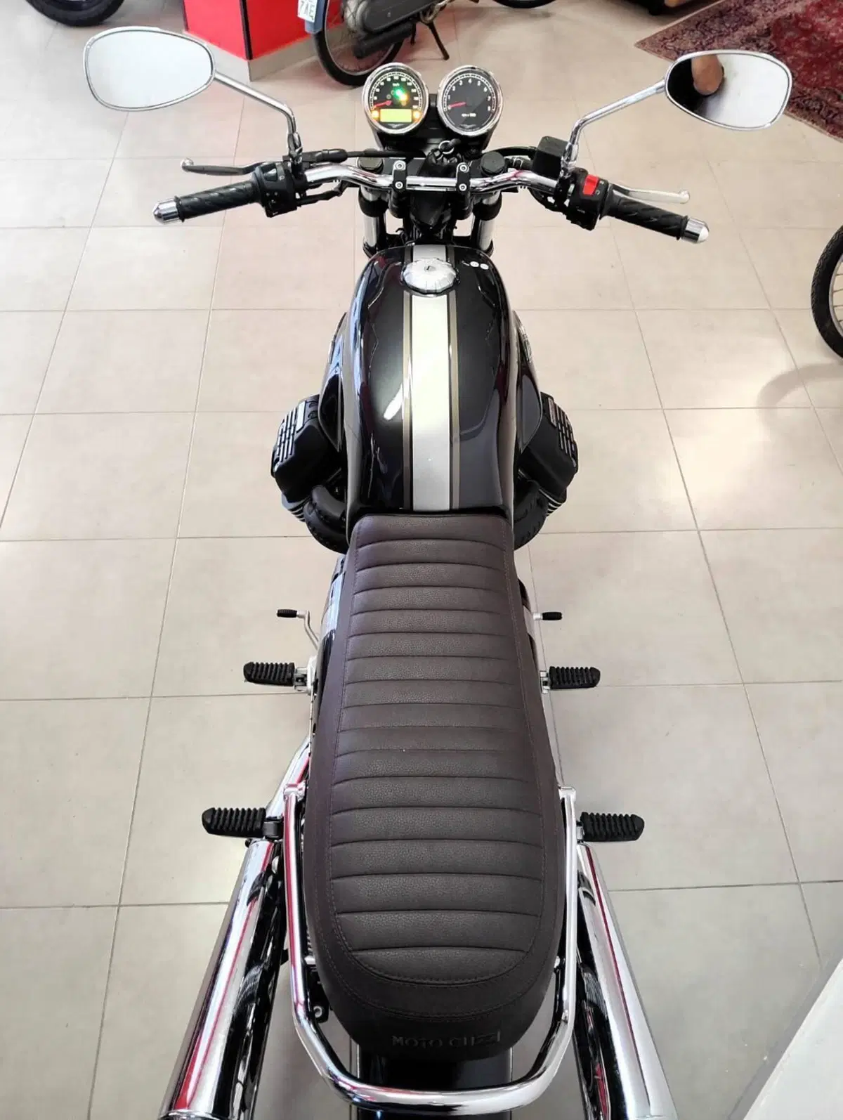 Moto Guzzi V7 III Special (2017 - 20) (13)