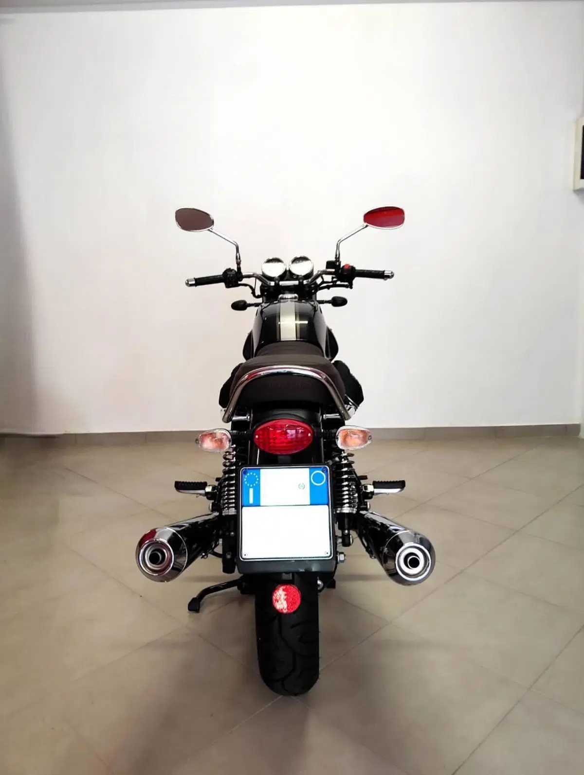 Moto Guzzi V7 III Special (2017 - 20) (4)