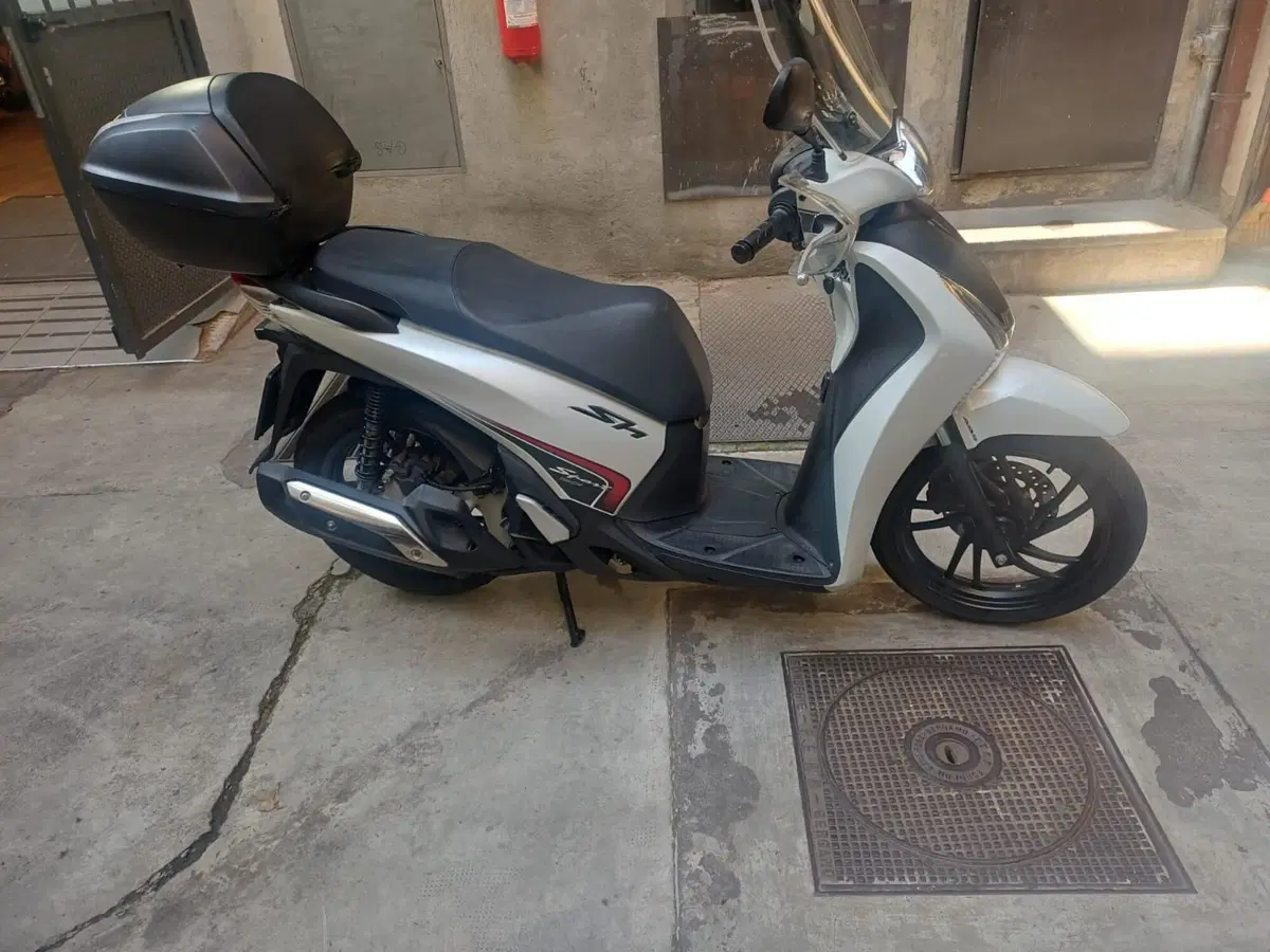 Honda SH 150i ABS (2013 - 16) (2)