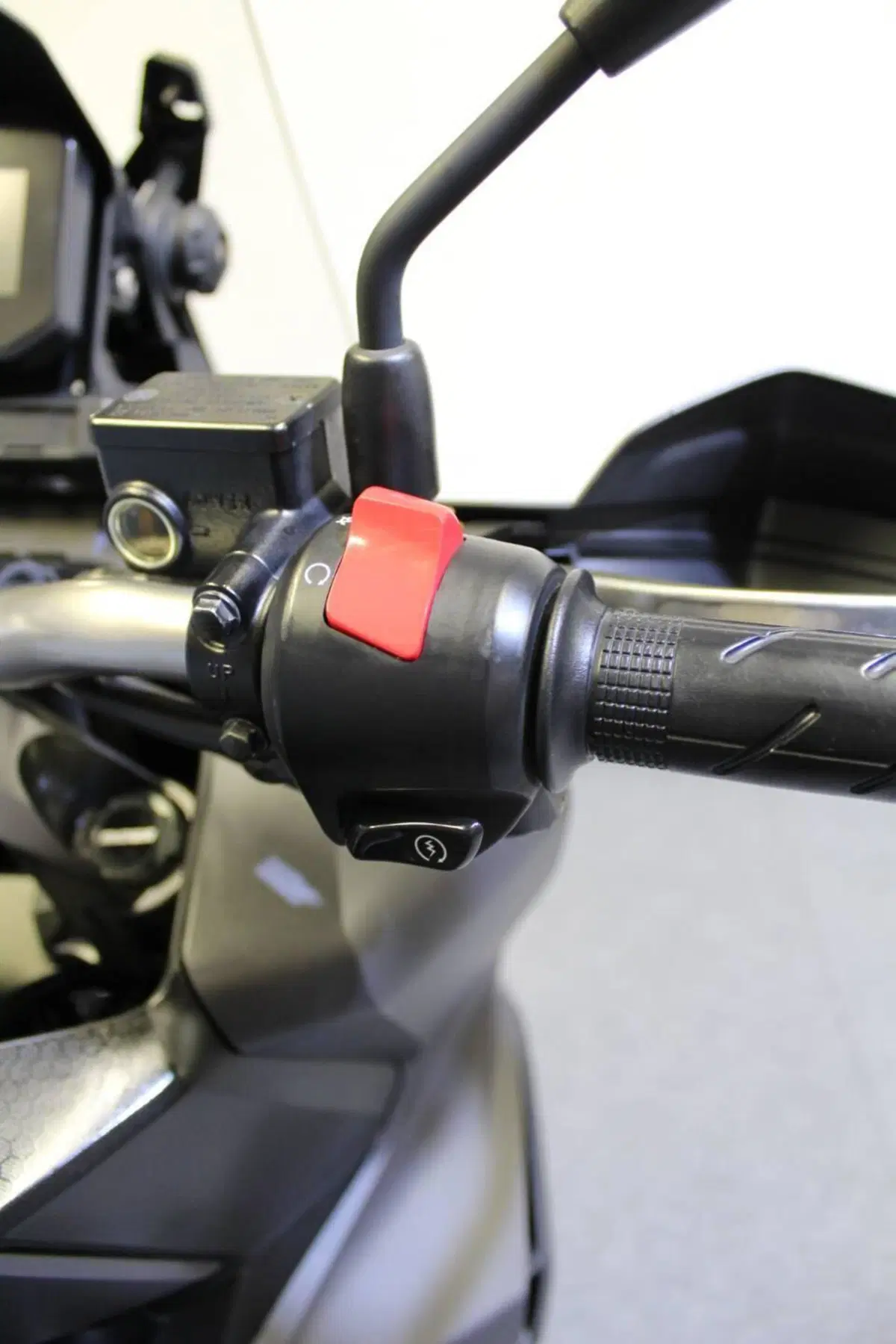 Honda ADV 350 (2022 - 24) (11)