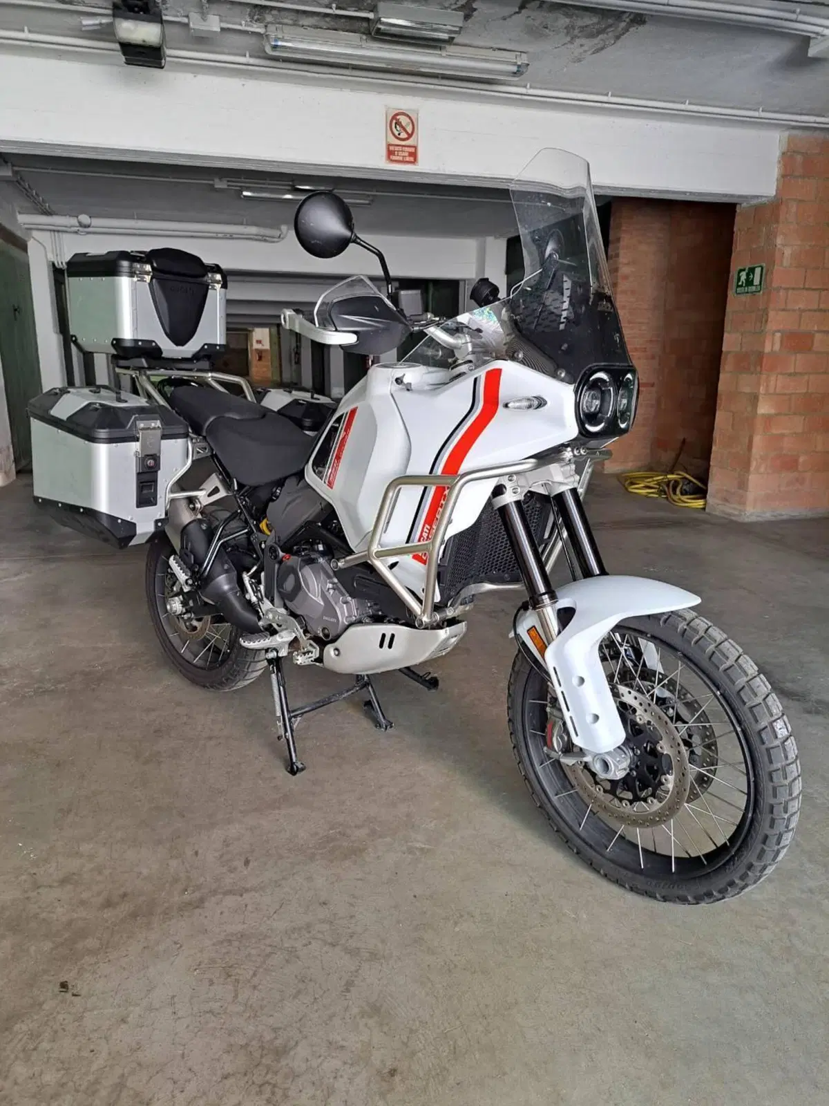 Ducati DesertX (2022 - 25) (2)