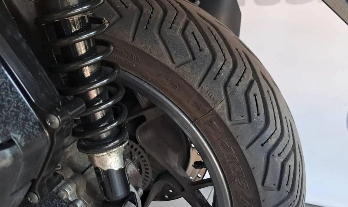 Yamaha X-Max 300 ABS (2017 - 20) (4)