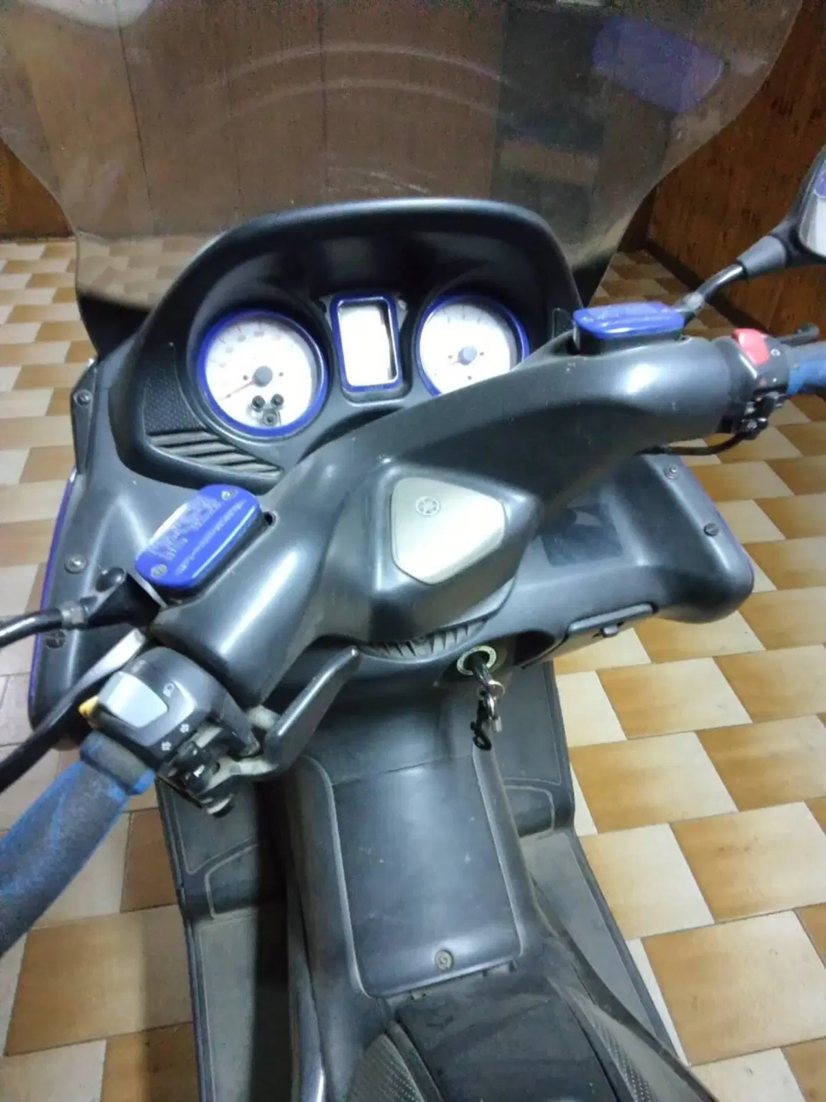 Yamaha T-Max 500 (2004 - 07) (3)
