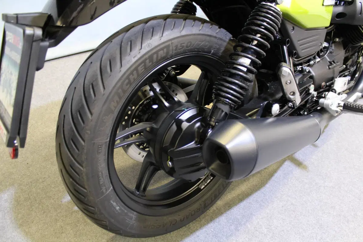 Moto Guzzi V7 Sport (2025 - 26) (6)
