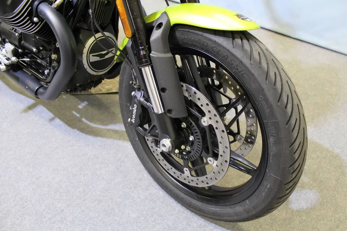 Moto Guzzi V7 Sport (2025 - 26) (7)