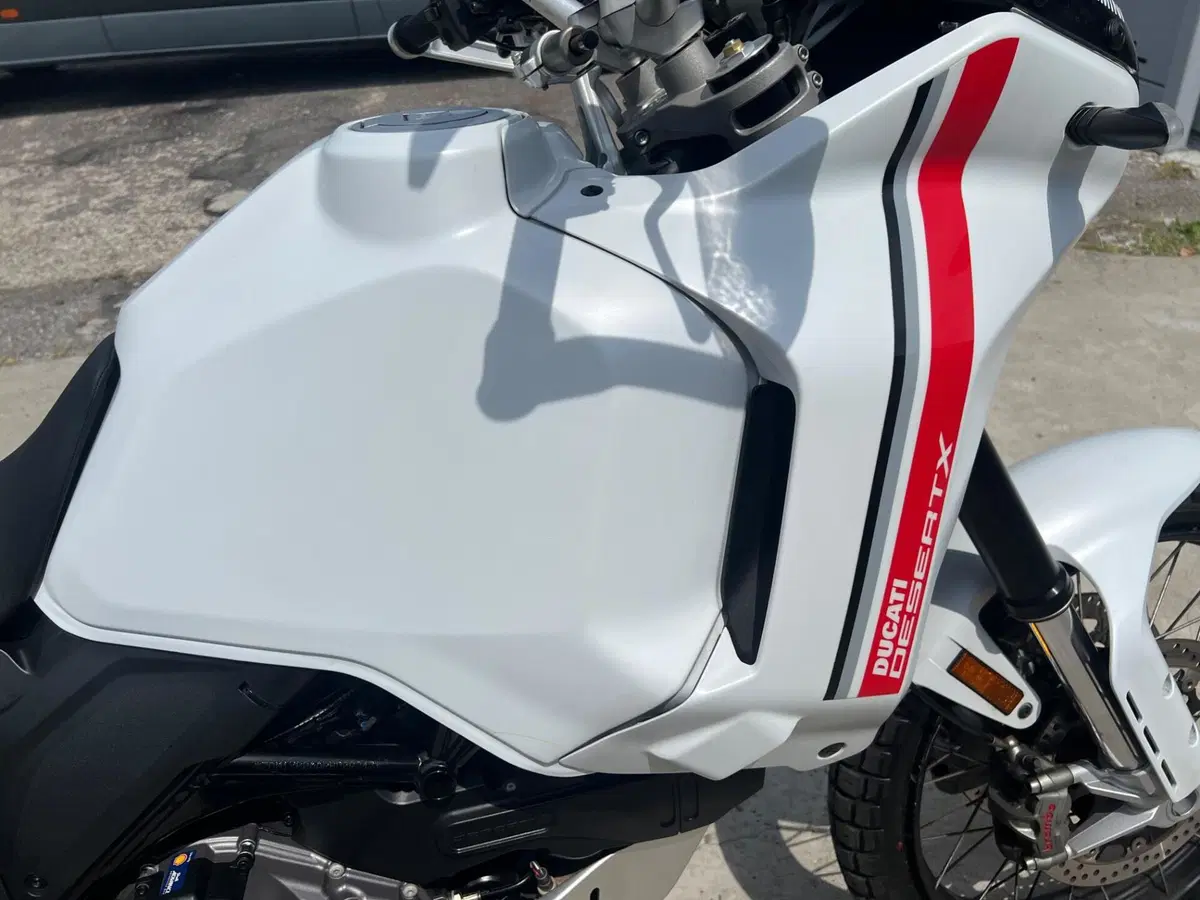 Ducati DesertX (2022 - 25) (9)