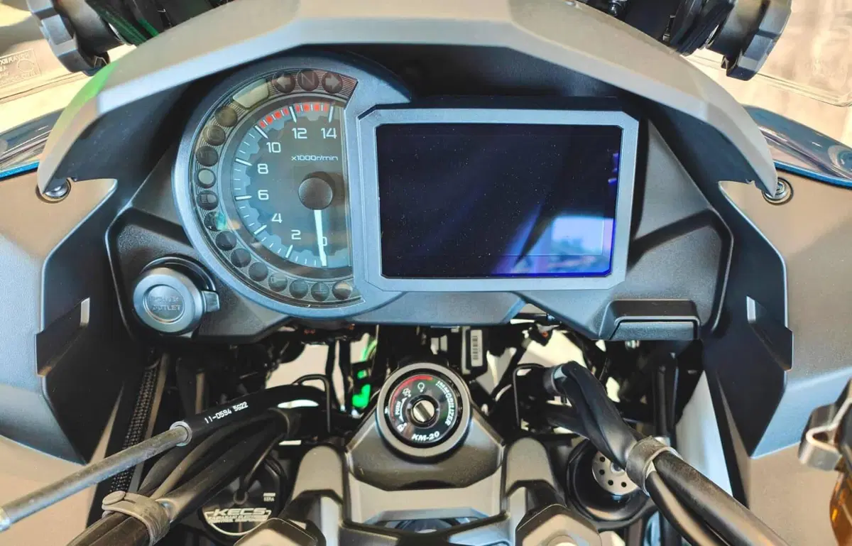 Kawasaki Versys 1100 SE (2025 - 26) (9)