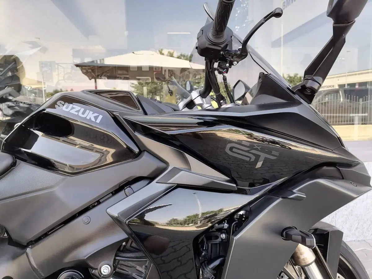 Suzuki GSX-S1000GT (2022 - 24) (2)