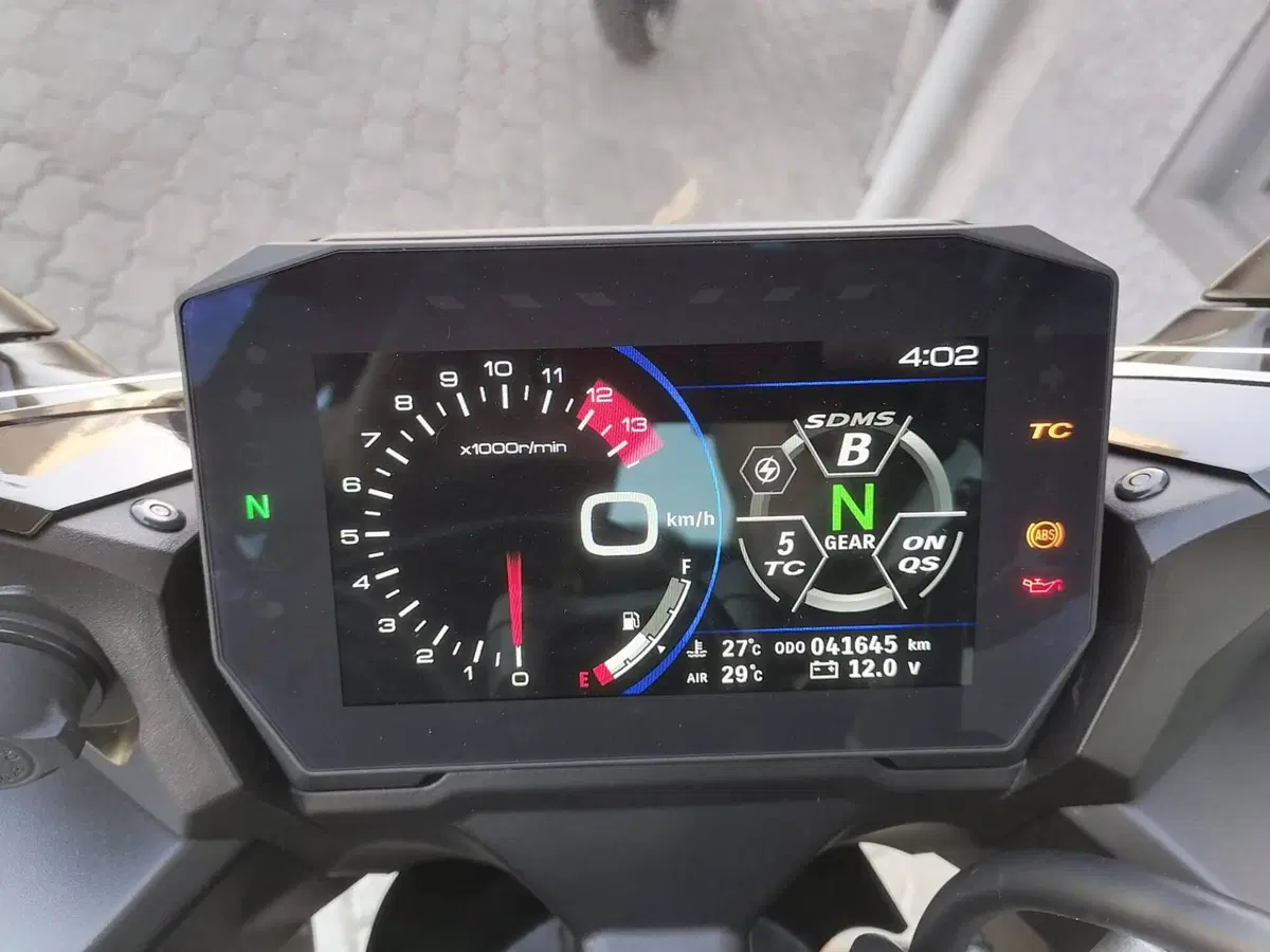 Suzuki GSX-S1000GT (2022 - 24) (10)