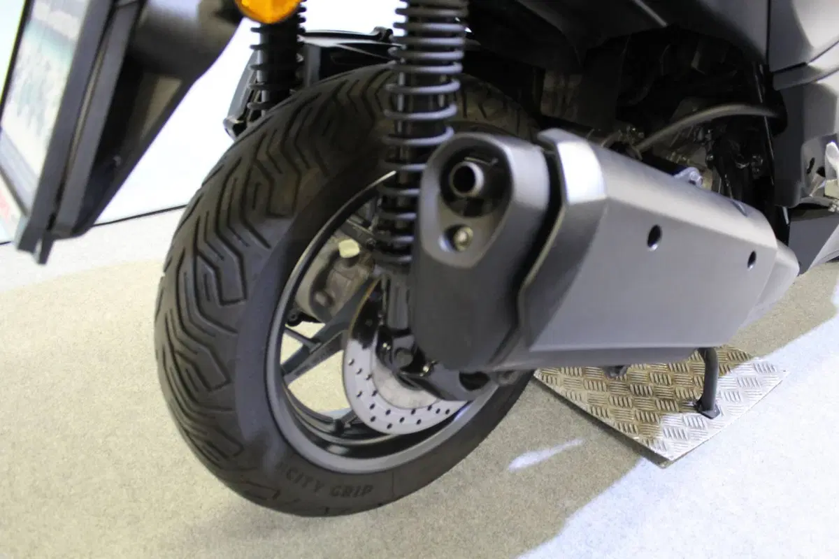 Yamaha X-Max 300 (2021 - 24) (6)