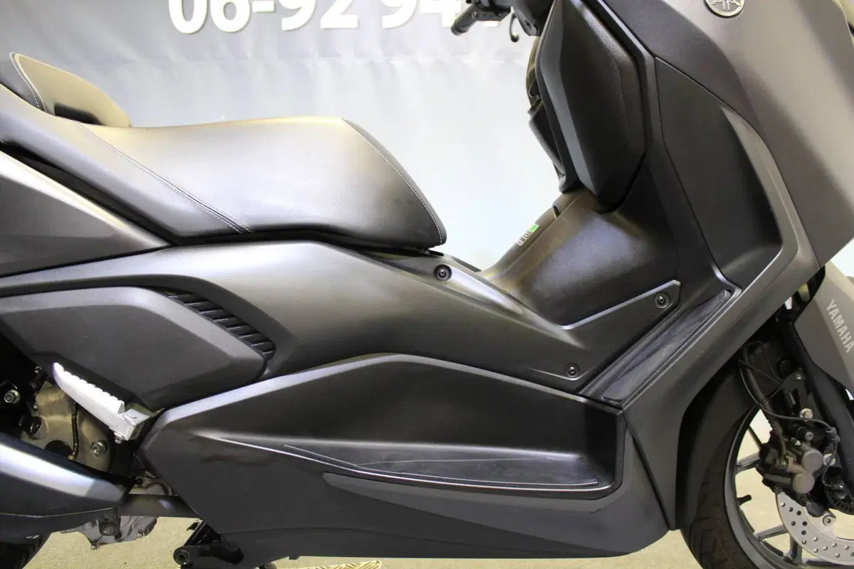Yamaha X-Max 300 (2021 - 24) (9)