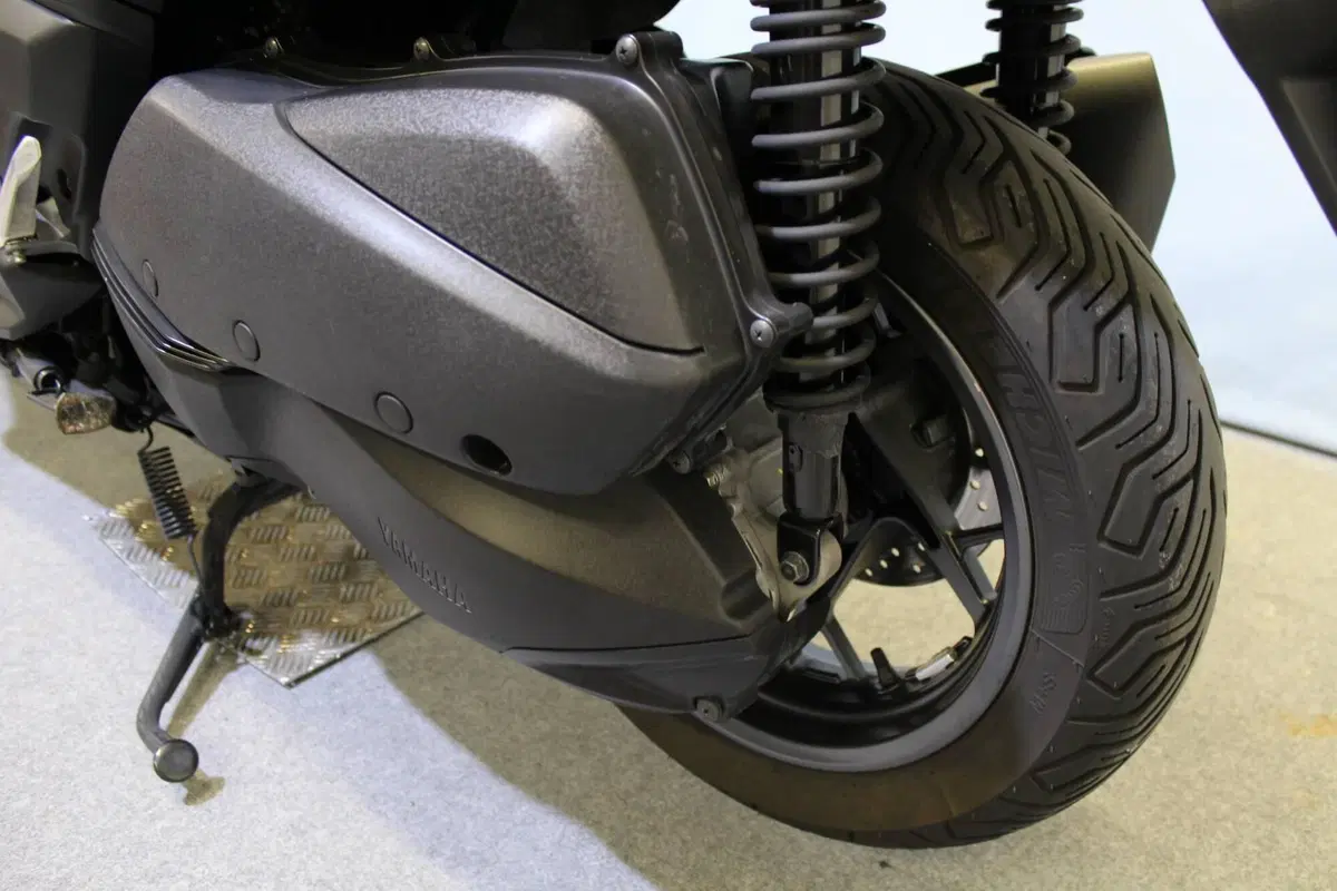 Yamaha X-Max 300 (2021 - 24) (15)
